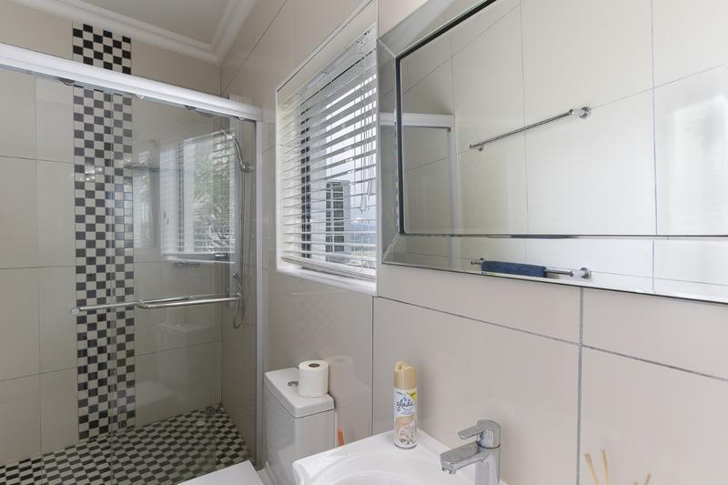 9 Bedroom Property for Sale in Gordon Heights Western Cape